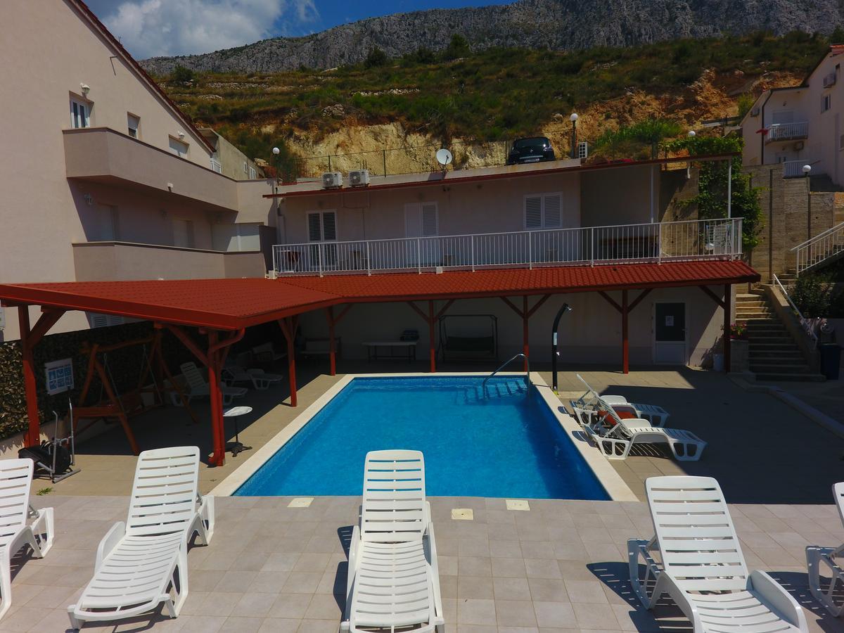 Villa Ljetni San Omis Exterior photo